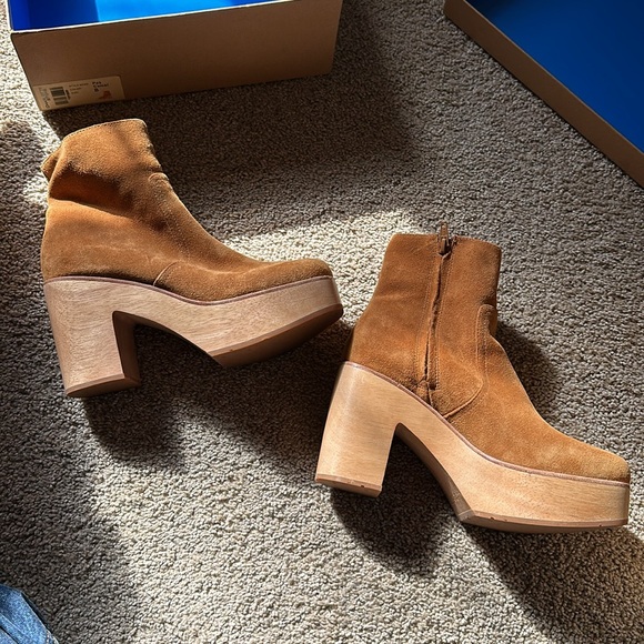 Charlotte Stone Paz in camel 8 - Picture 5 of 9